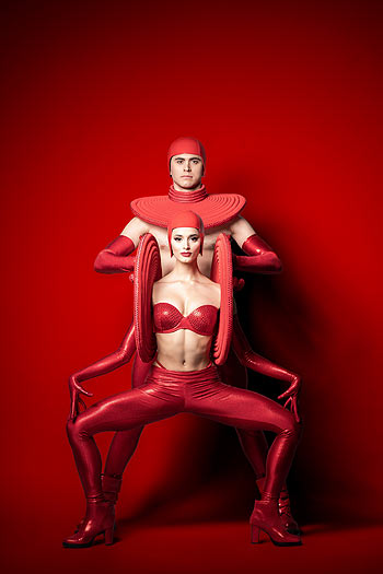 "Falling in Love" Kostüme von Jean Paul Gaultier) (©Foto: Markus Nass) 